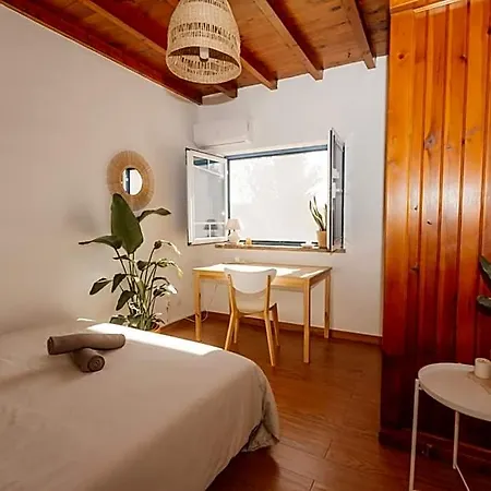 Nana House Ericeira - Yoga & Surf Hotel